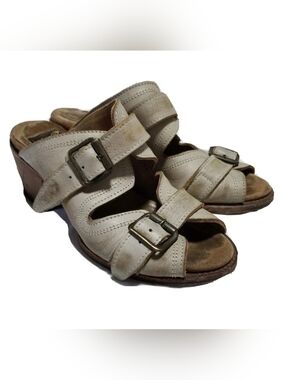 Freebird Caprise Women Size 8 Beige Leather Block Heel Sandals w Buckles